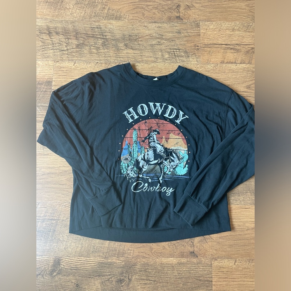 Size S Howdy long sleeve shirt